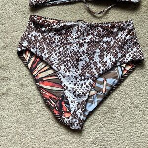 Maaji Women's Snake Print Reversible Bikini Bottom size Large